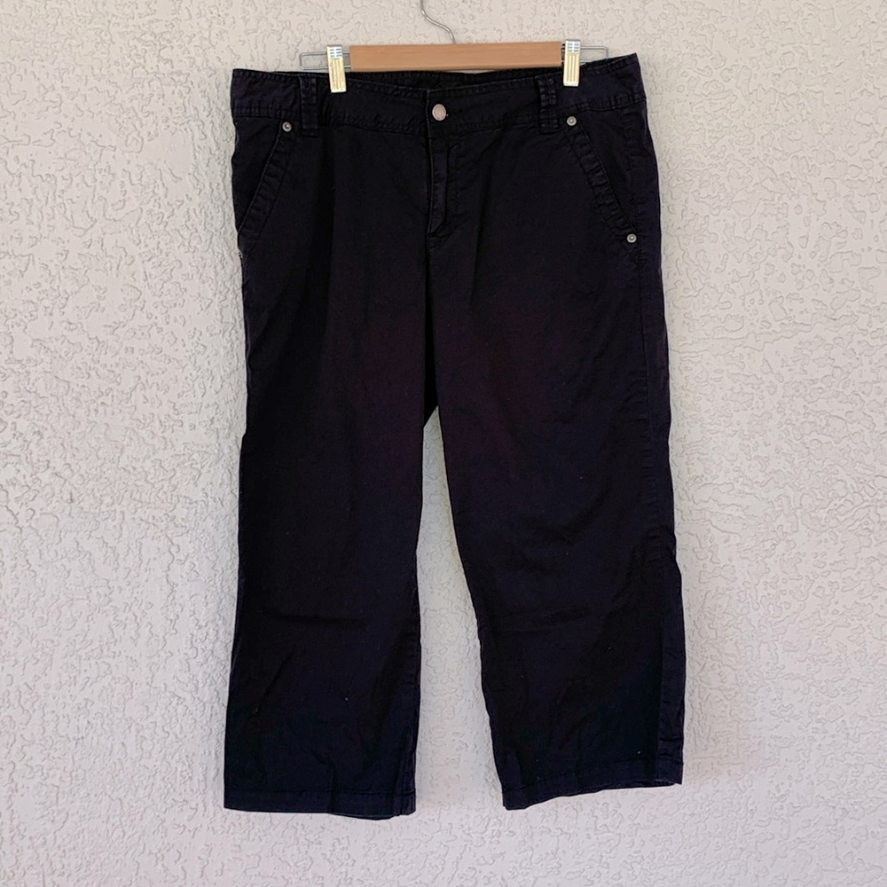 Calvin Klein Jeans soft black capri pants size 12